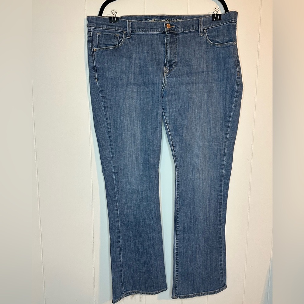 Old Navy Sweetheart classic rise bootcut jeans size 18.